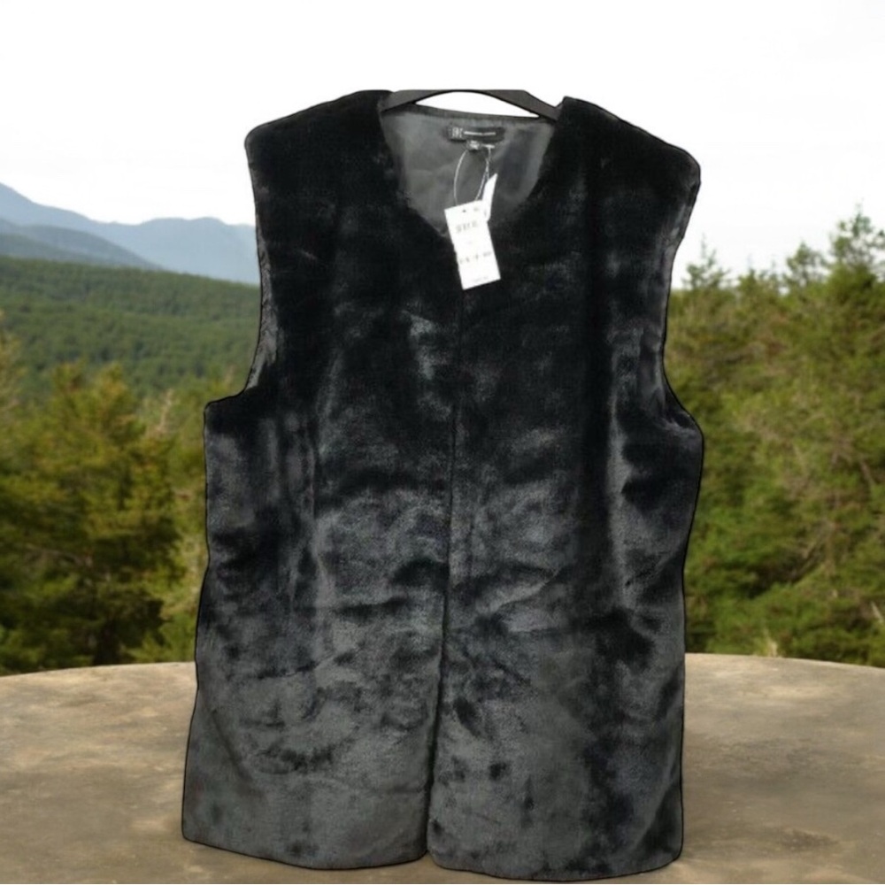 INC International,Woman,Faux fur vest,Black,New,Sz M/L,Zip,V Neck.!